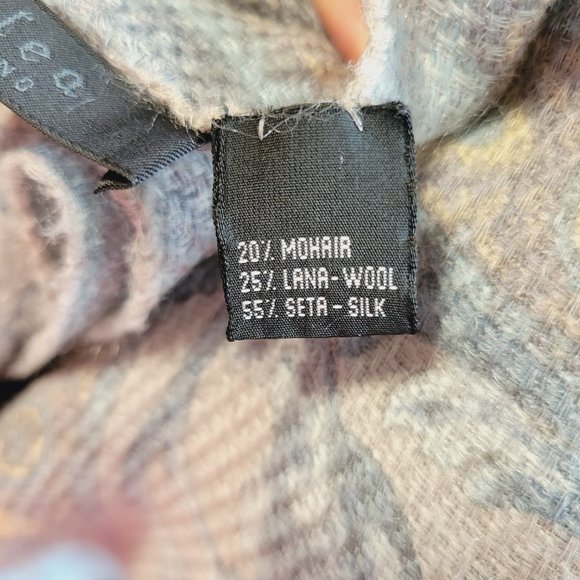 Pale Blue Silk Wool blend Wrap/Shawl in Blue and Grey Paisley Print - Picture 2 of 6